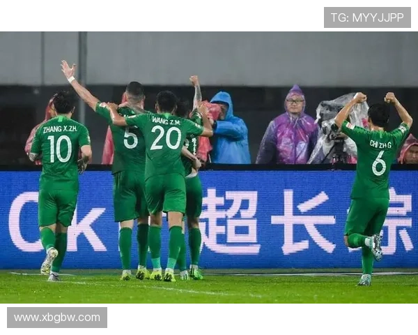 西甲联盟举办失业教练培训两名前国安名帅亮相掀起足坛重逢热潮