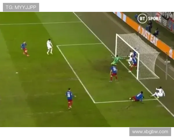 欧足联不情愿批准两场联赛移师海外引发争议与讨论